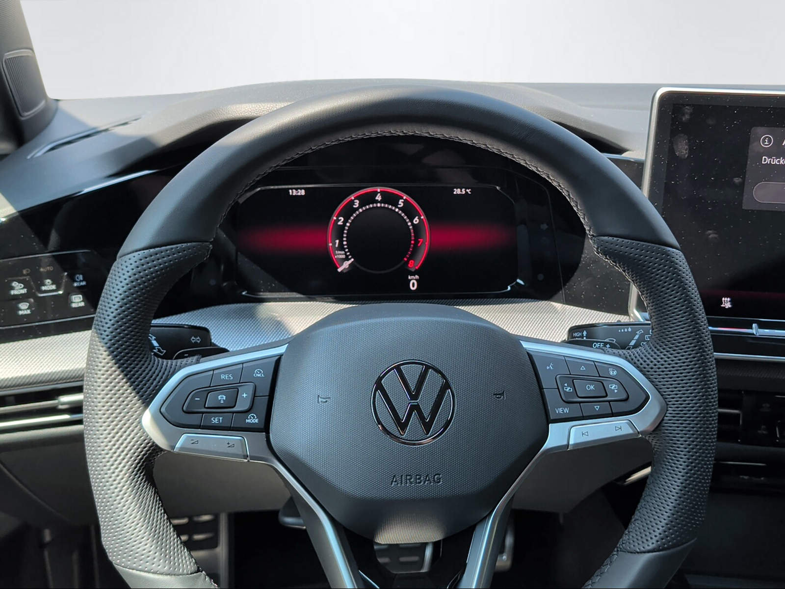 VW Golf VIII 2.0 TSI R-Line DSG 4motion, Benzin, Neuwagen, Automatik - 7