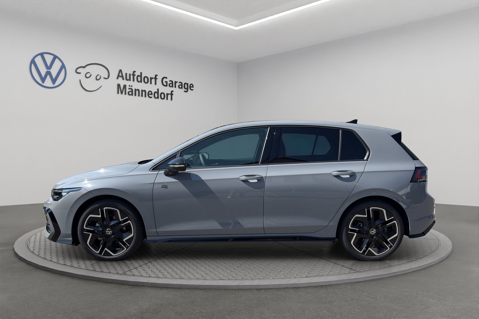 VW Golf 1.5 e TSI mHEV R-Line DSG, Mild-Hybrid Benzin/Elektro, Neuwagen, Automatik - 3