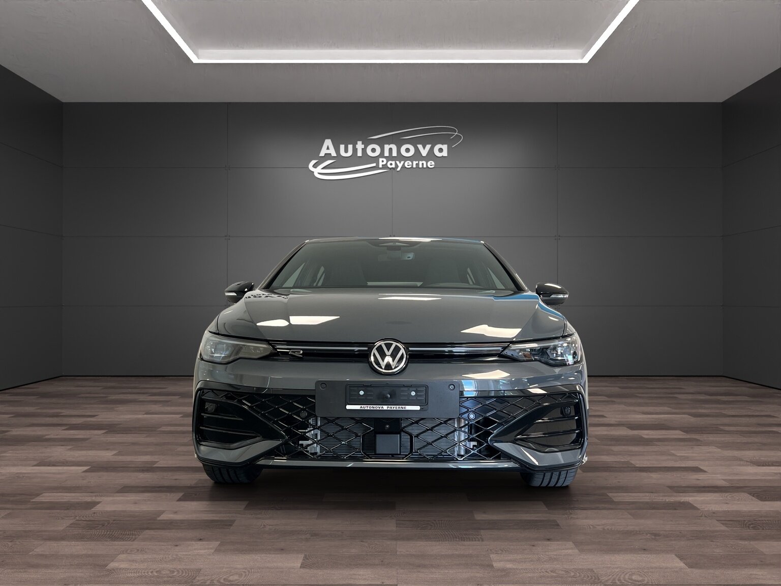 VW Golf 1.5 e TSI mHEV R-Line DSG, Mild-Hybrid Petrol/Electric, New car, Automatic - 2