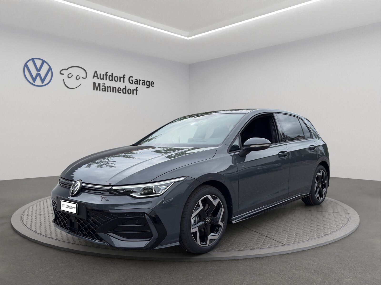 VW Golf  R-Line