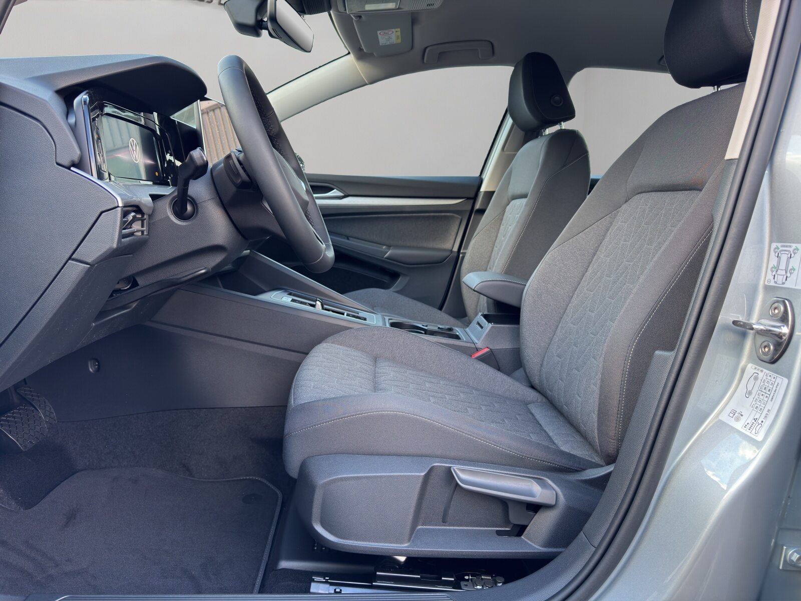 VW Golf Life, Petrol, New car, Automatic - 4