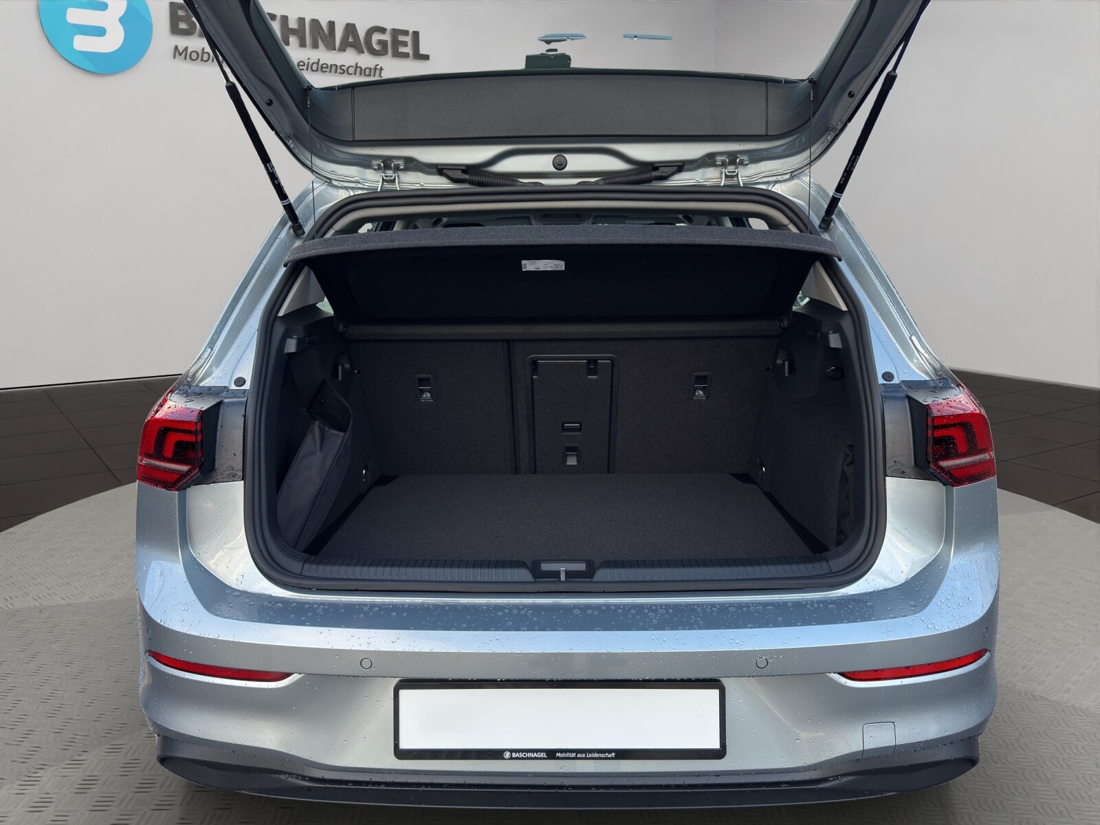VW Golf Life, Petrol, New car, Automatic - 6