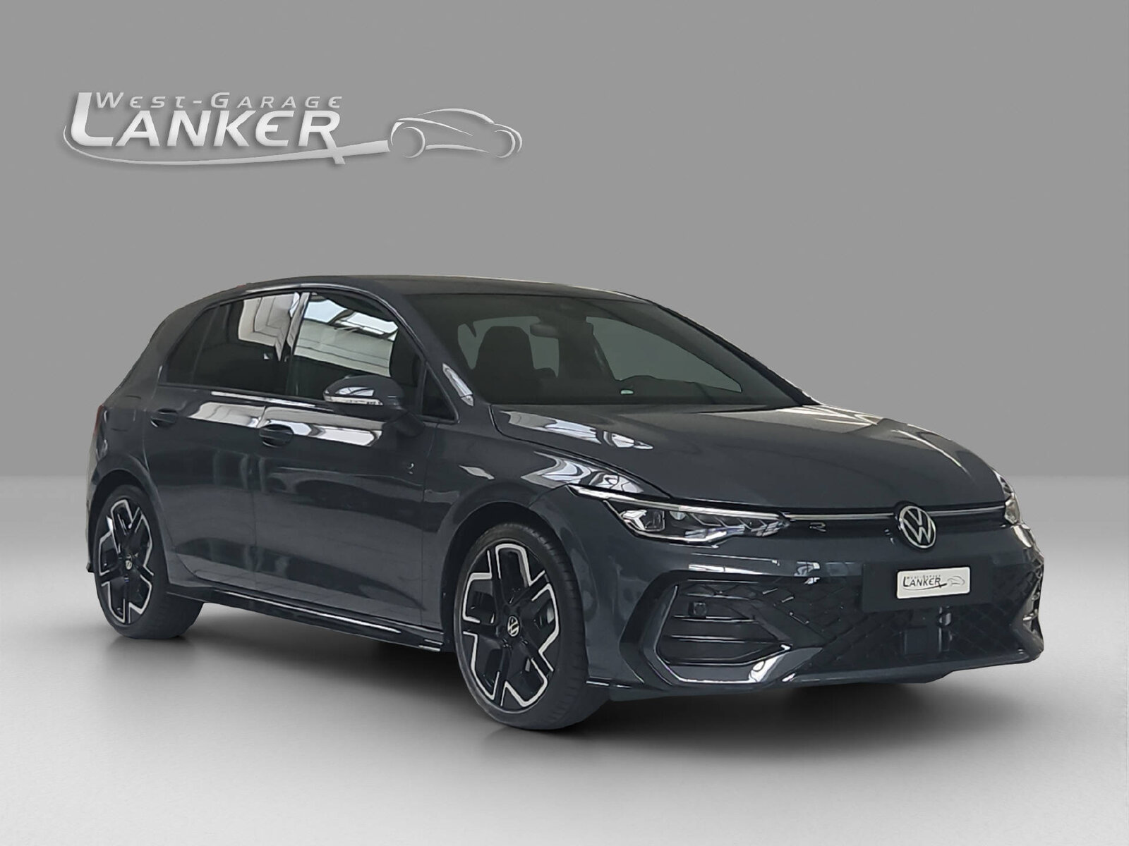 VW Golf VIII 1.5 eTSI R-Line DSG, Mild-Hybrid Petrol/Electric, New car, Automatic - 3