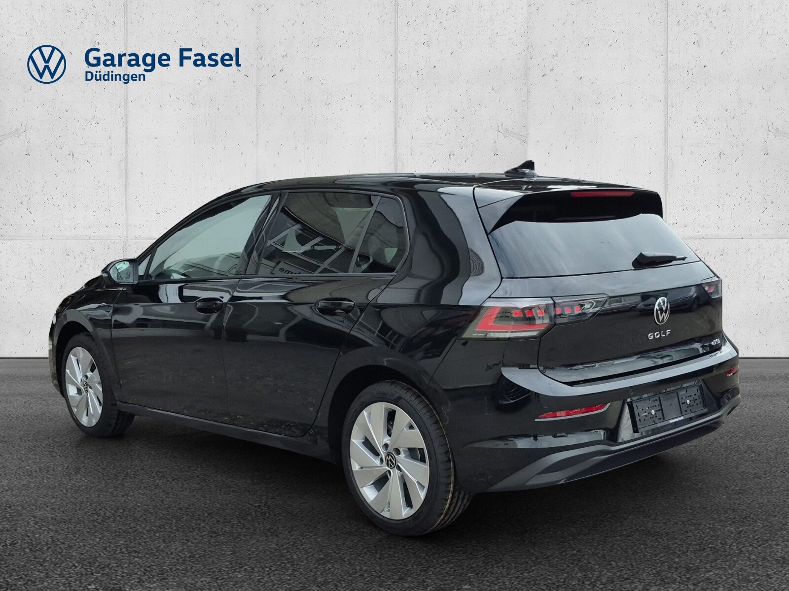 VW Golf UNITED, Petrol, New car, Automatic - 3