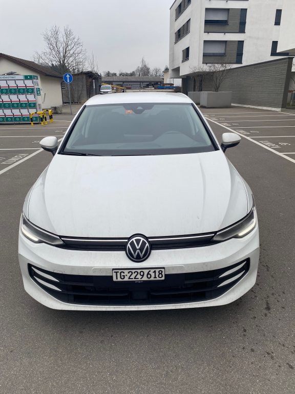 VW GOLF 1.5 eTSI DSG Basis