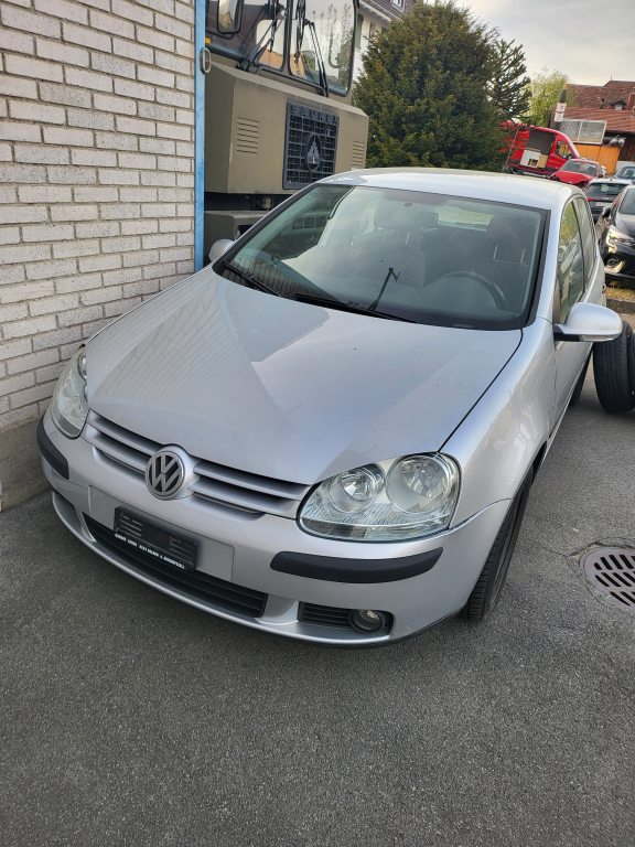 VW GOLF 1.6 FSI Trendline
