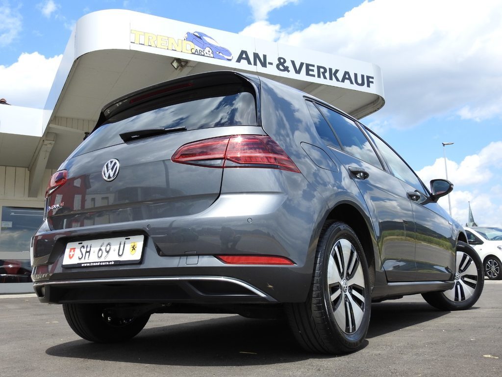 VW Golf VII e, Elektro, Occasion / Gebraucht, Automatik - 6