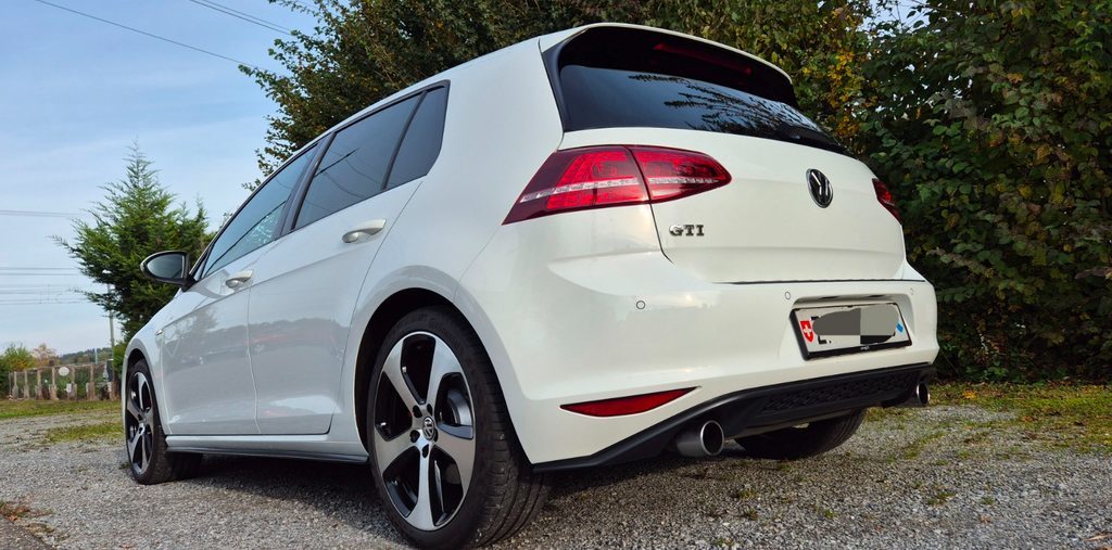 VW 2.0 TSI, Essence, Occasion / Utilisé, Manuelle - 2