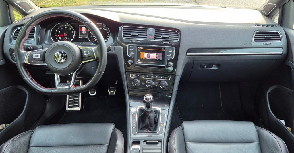 VW 2.0 TSI, Essence, Occasion / Utilisé, Manuelle - 5