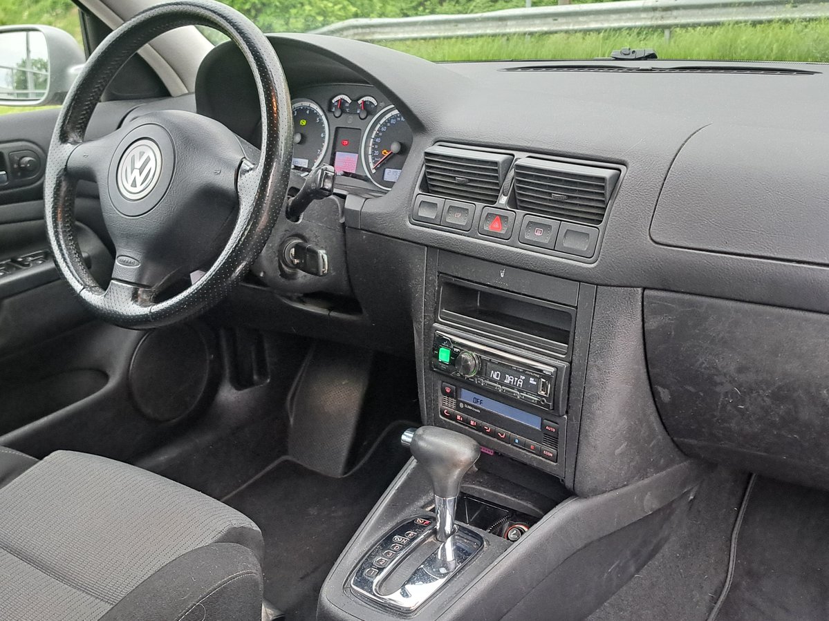 VW Golf 2.0 Comfortline, Essence, Occasion / Utilisé, Automatique - 3