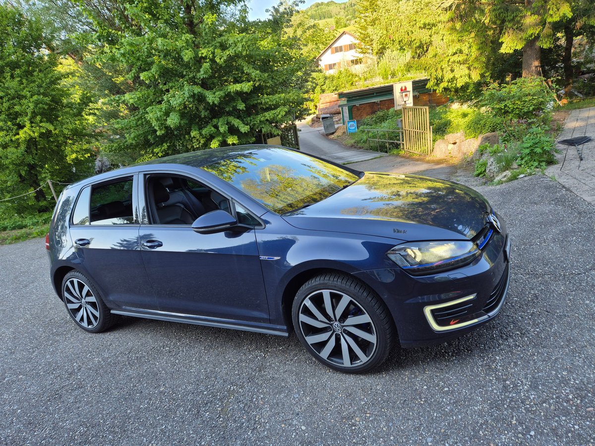 VW Golf 1.4 TSI GTE DSG, Plug-in-Hybrid Petrol/Electric, Second hand / Used, Automatic - 3