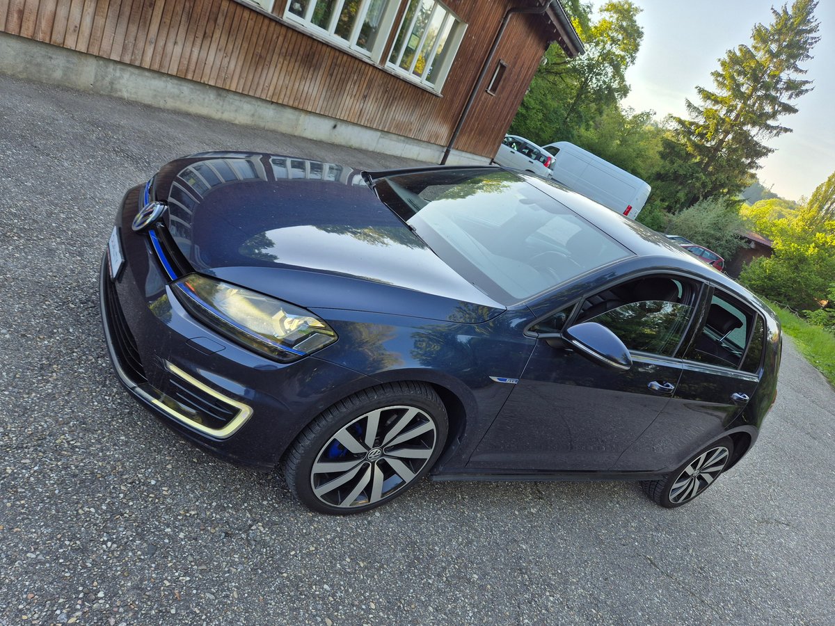 VW Golf 1.4 TSI GTE DSG, Plug-in-Hybrid Petrol/Electric, Second hand / Used, Automatic - 4