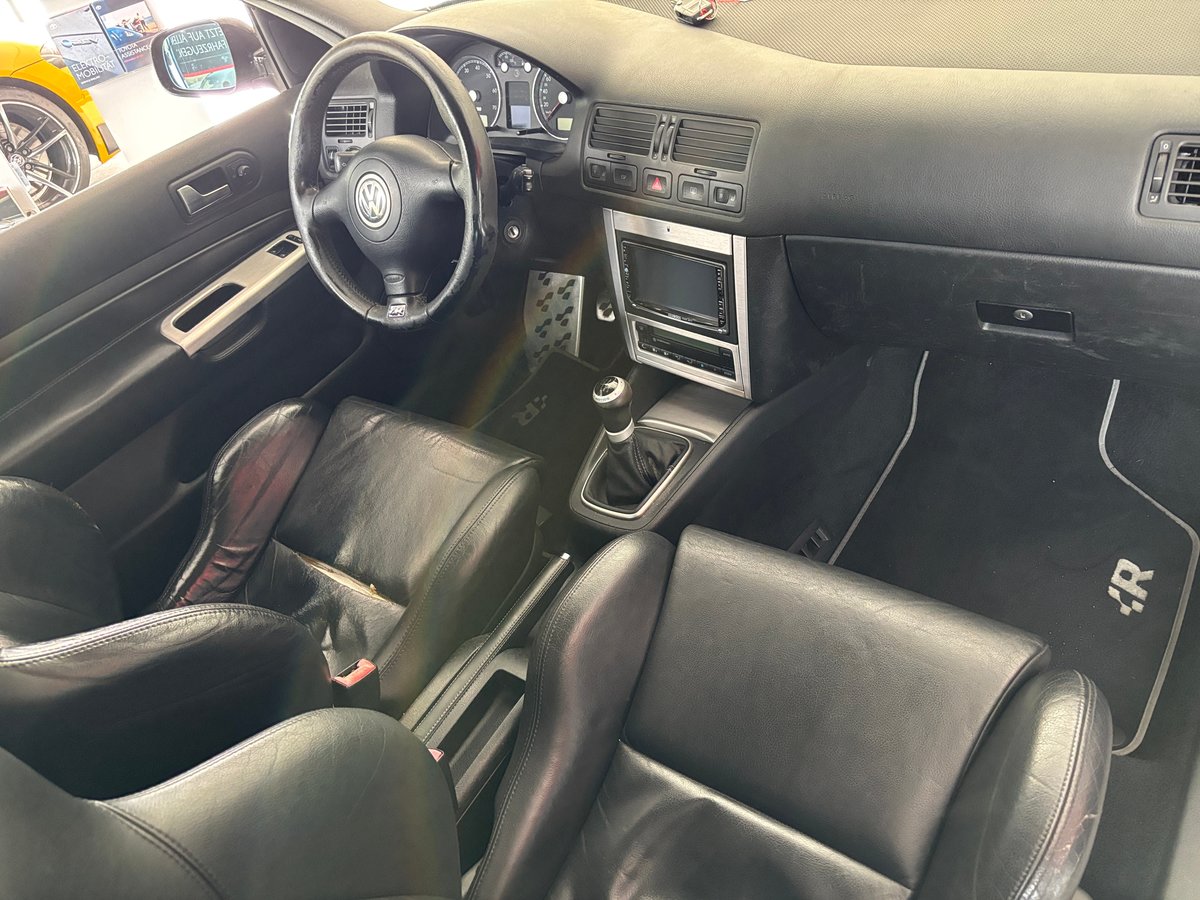 VW Golf R32 4Motion, Essence, Occasion / Utilisé, Manuelle - 5