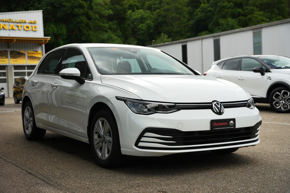 VW Golf VIII 1.5 eTSI Life DSG, Mild-Hybrid Petrol/Electric, Second hand / Used, Automatic