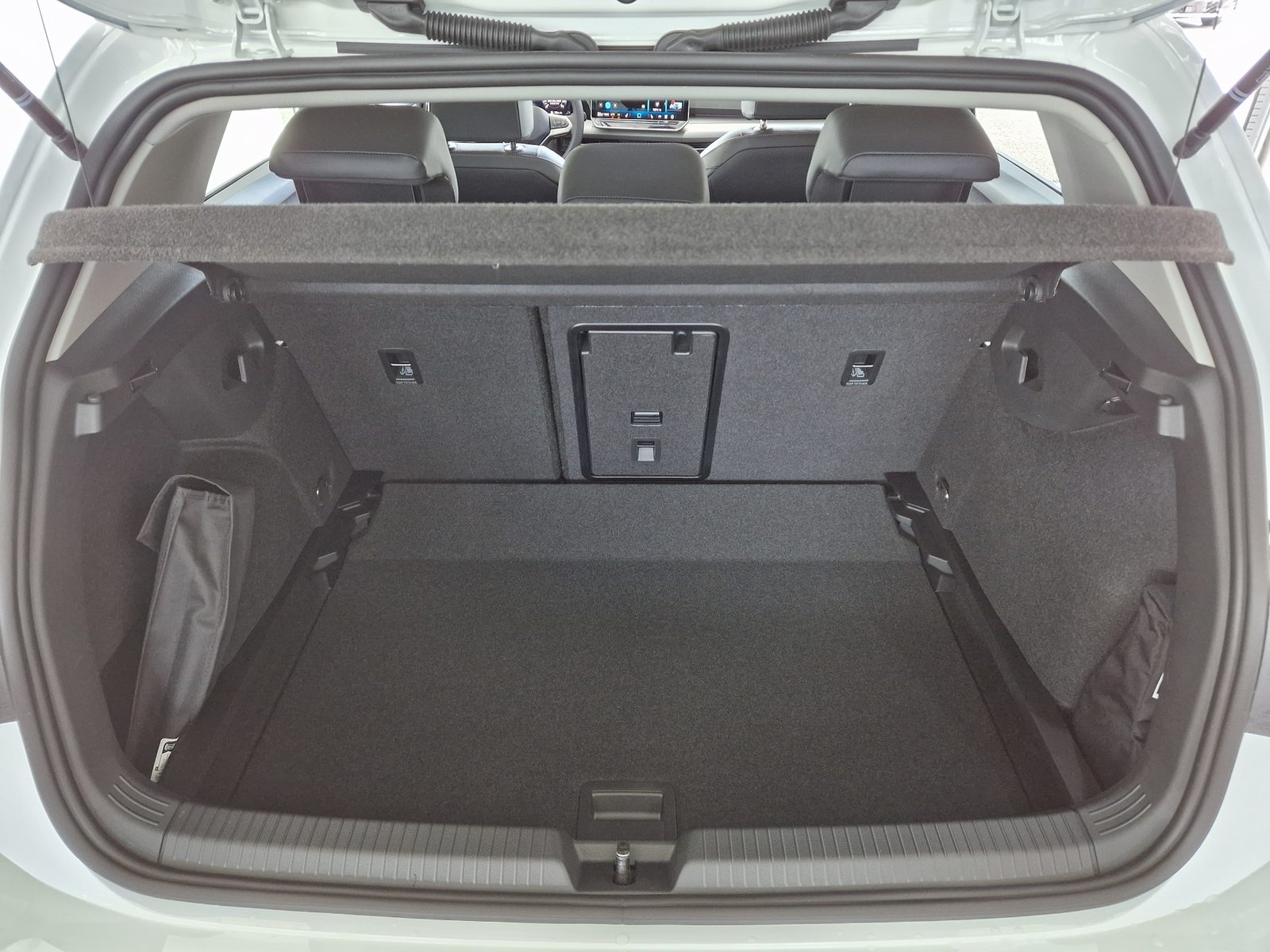 VW Golf PA UNITED, Essence, Occasion / Utilisé, Automatique - 6