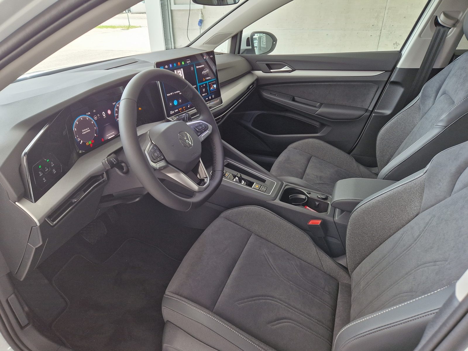VW Golf PA UNITED, Essence, Occasion / Utilisé, Automatique - 7