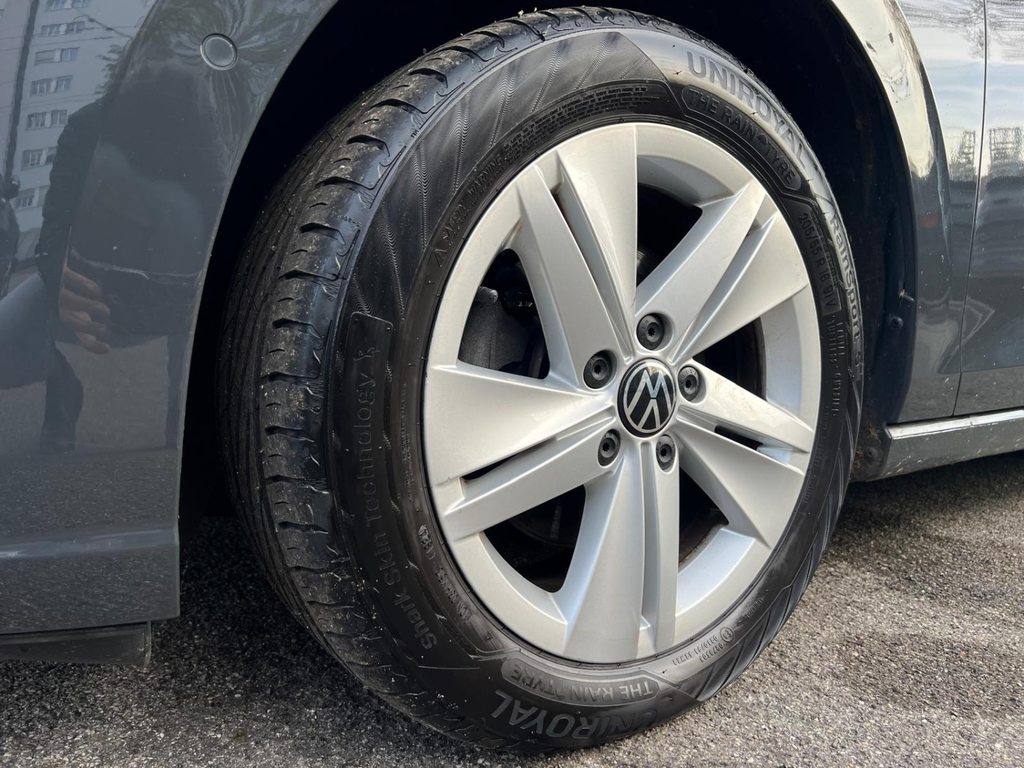 VW Golf VIII 1.5 eTSI Life DSG, Mild-Hybrid Petrol/Electric, Second hand / Used, Automatic - 6