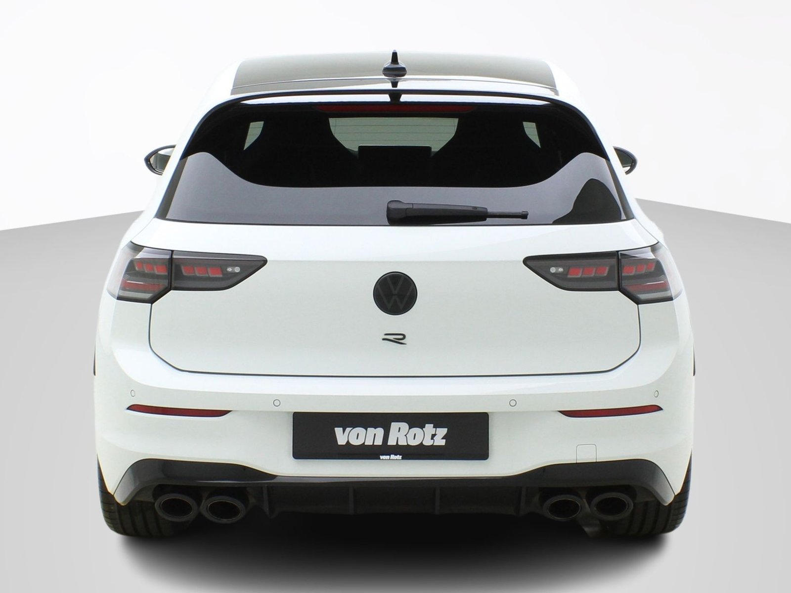 VW Golf 8.5 2.0 TSI DSG R Black Edition 4Motion, Petrol, Second hand / Used, Automatic - 4