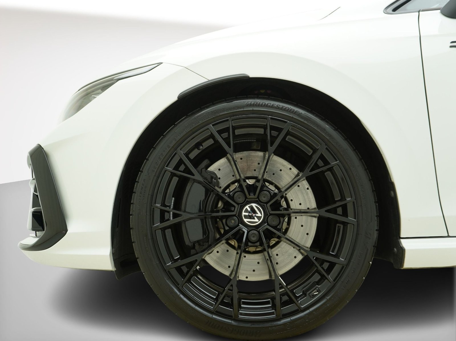 VW Golf 8.5 2.0 TSI DSG R Black Edition 4Motion, Petrol, Second hand / Used, Automatic - 7