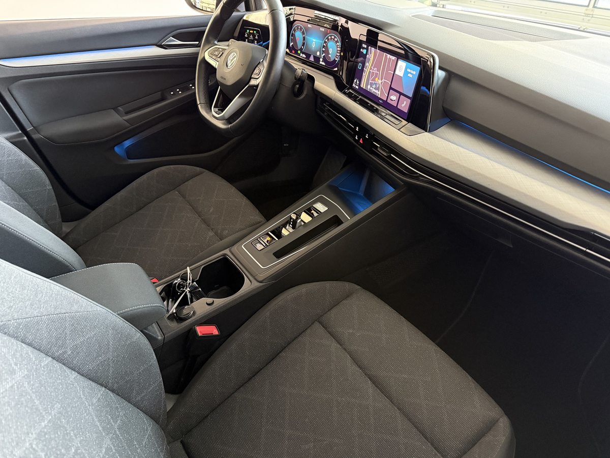 VW Golf Life SELECTION, Petrol, Second hand / Used, Automatic - 3