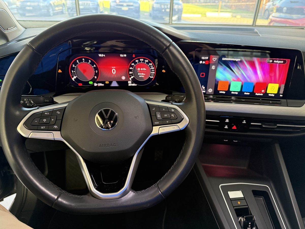 VW Golf Life SELECTION, Petrol, Second hand / Used, Automatic - 6