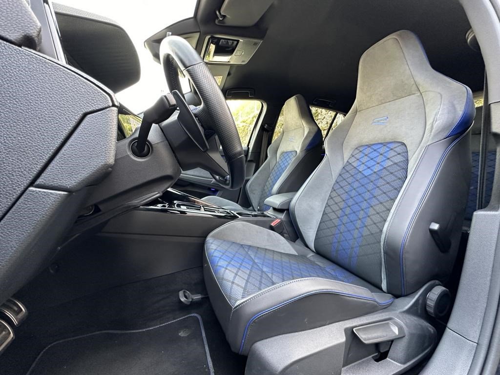 VW Golf VIII 2.0 TSI R DSG 4motion, Petrol, Second hand / Used, Automatic - 7
