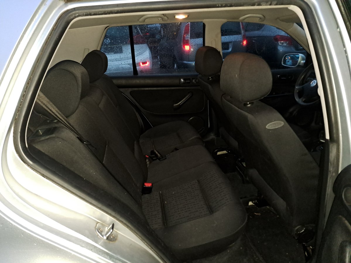 VW Golf 1.6 Comfortline Automatic, Essence, Occasion / Utilisé, Automatique - 4