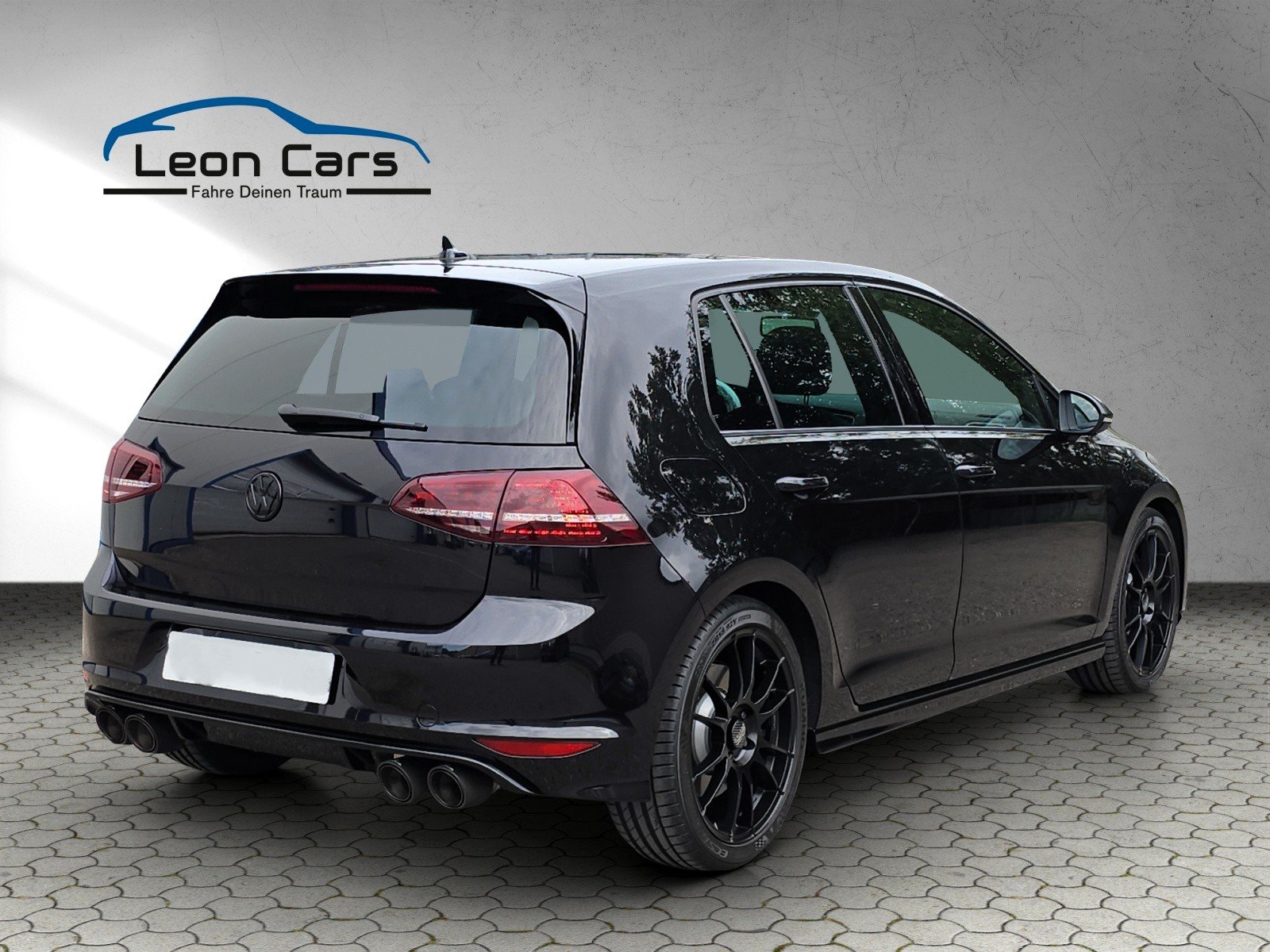 VW Golf 2.0 TSI R 4Motion DSG, Petrol, Second hand / Used, Automatic - 4