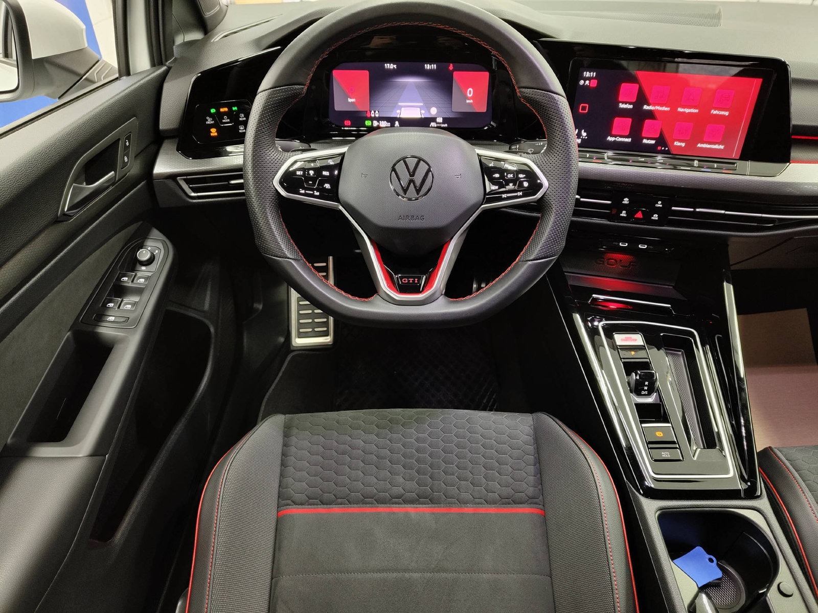 VW Golf VIII 2.0 TSI GTI Clubsport DSG, Petrol, Second hand / Used, Automatic - 5