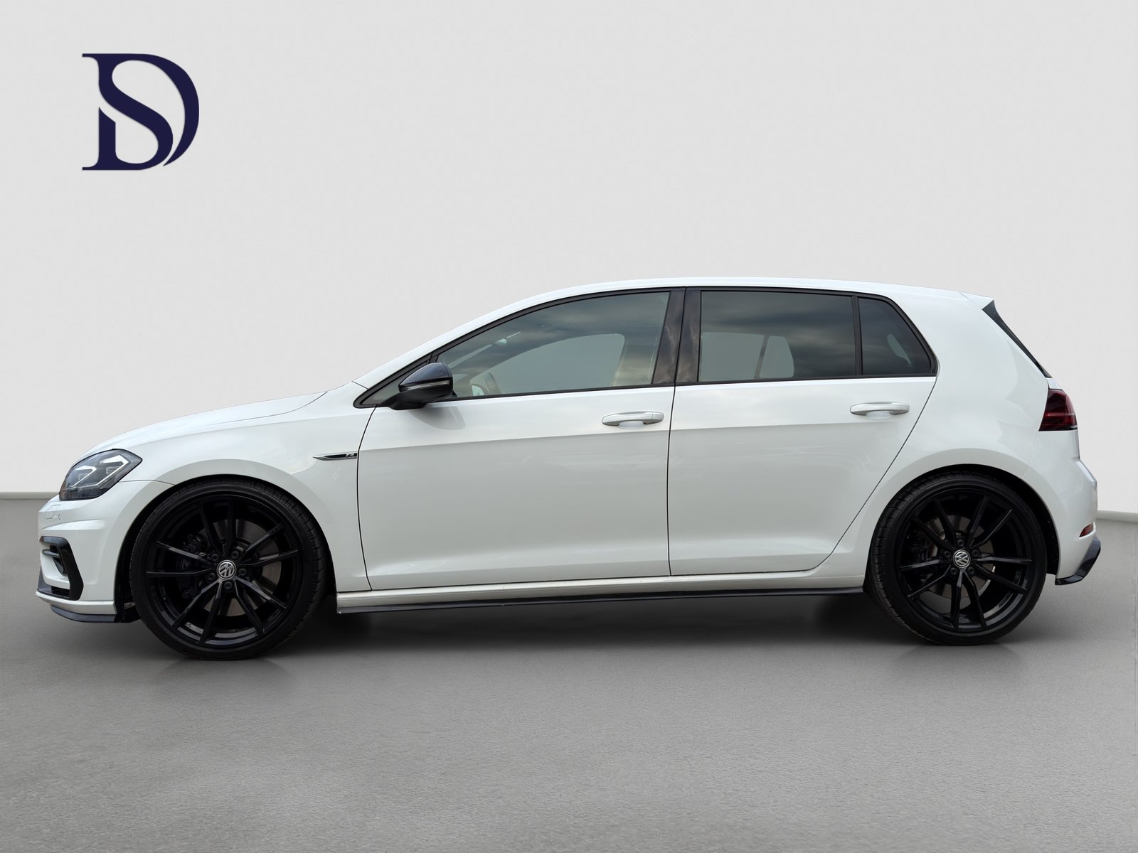 VW Golf 2.0 TSI R 4Motion DSG, Petrol, Second hand / Used, Automatic - 4