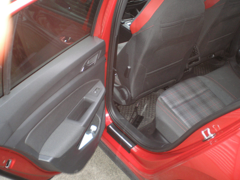 VW Golf VIII 2.0 TSI GTI DSG, Benzin, Occasion / Gebraucht, Automatik - 7