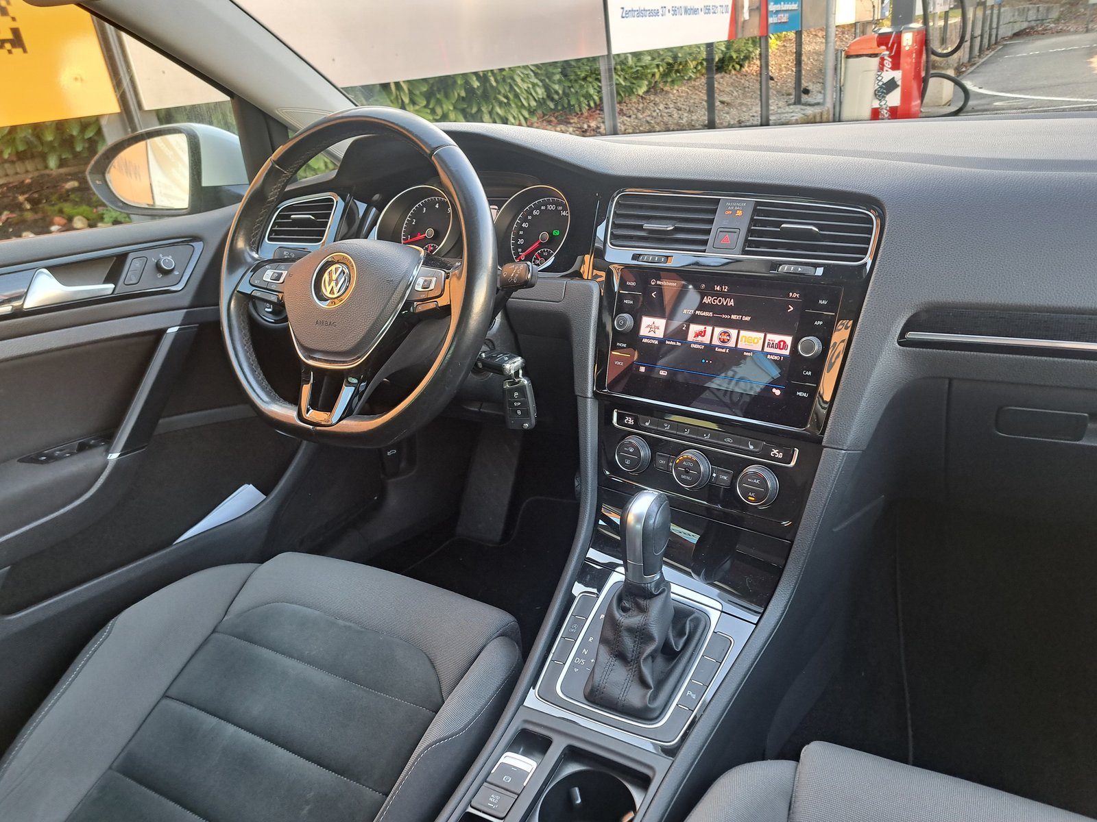 VW Golf 1.5 TSI EVO Comfortline DSG, Essence, Occasion / Utilisé, Automatique - 3