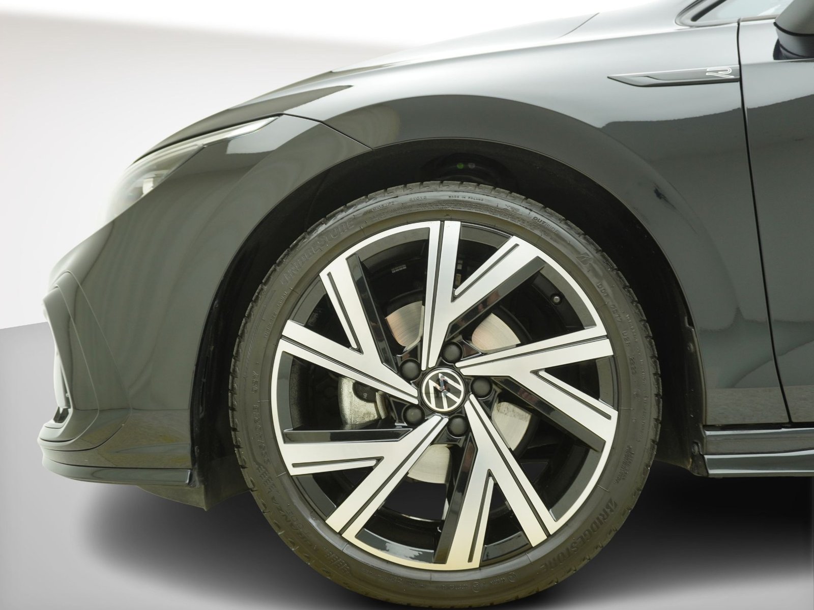 VW Golf 8 1.5 eTSI DSG R-Line, Petrol, Second hand / Used, Automatic - 6