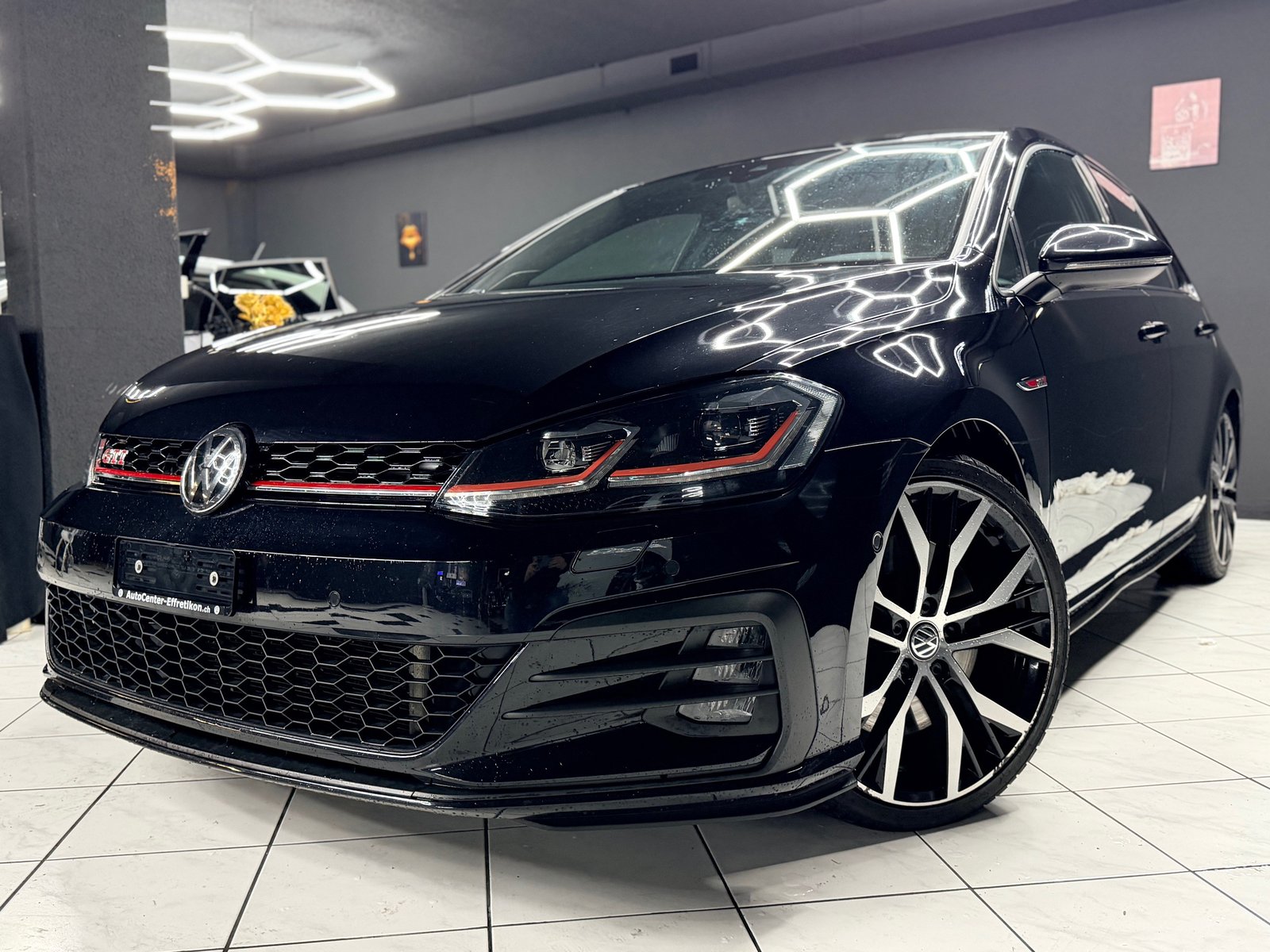 VW Golf 2.0 TSI GTI Perform, Petrol, Second hand / Used, Automatic - 2