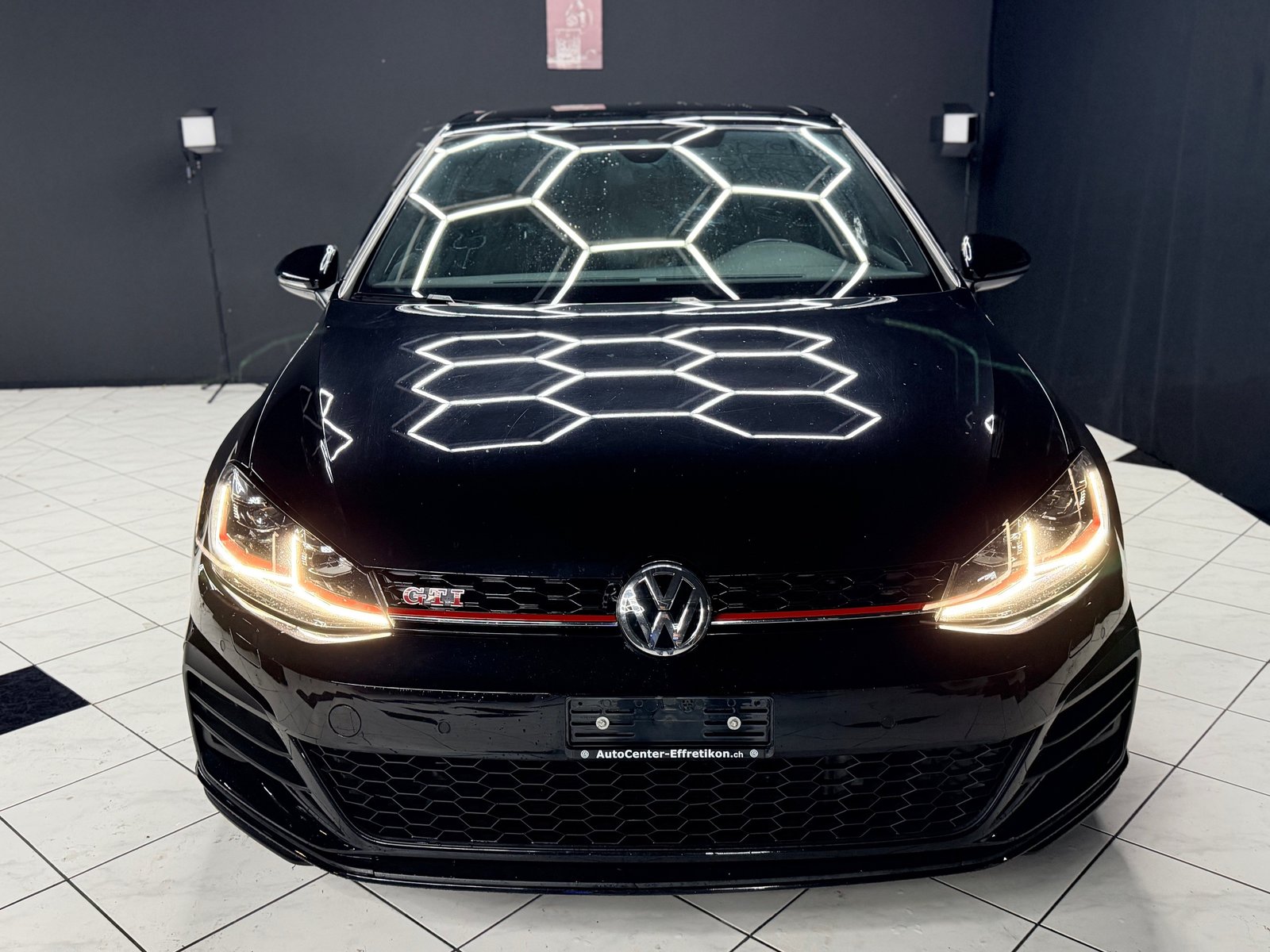 VW Golf 2.0 TSI GTI Perform, Petrol, Second hand / Used, Automatic - 3