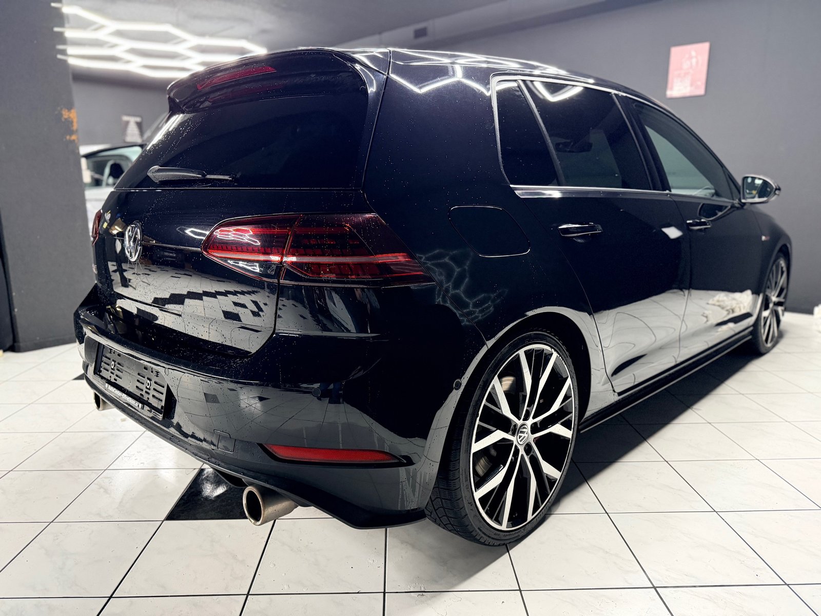 VW Golf 2.0 TSI GTI Perform, Petrol, Second hand / Used, Automatic - 7