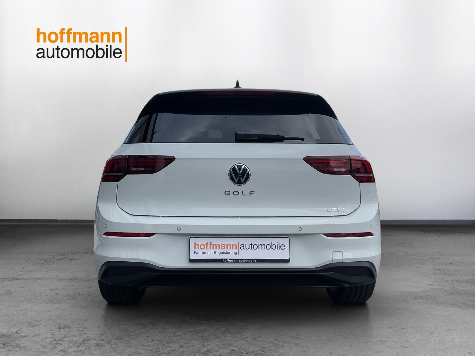 VW Golf UNITED, Petrol, Second hand / Used, Automatic - 5