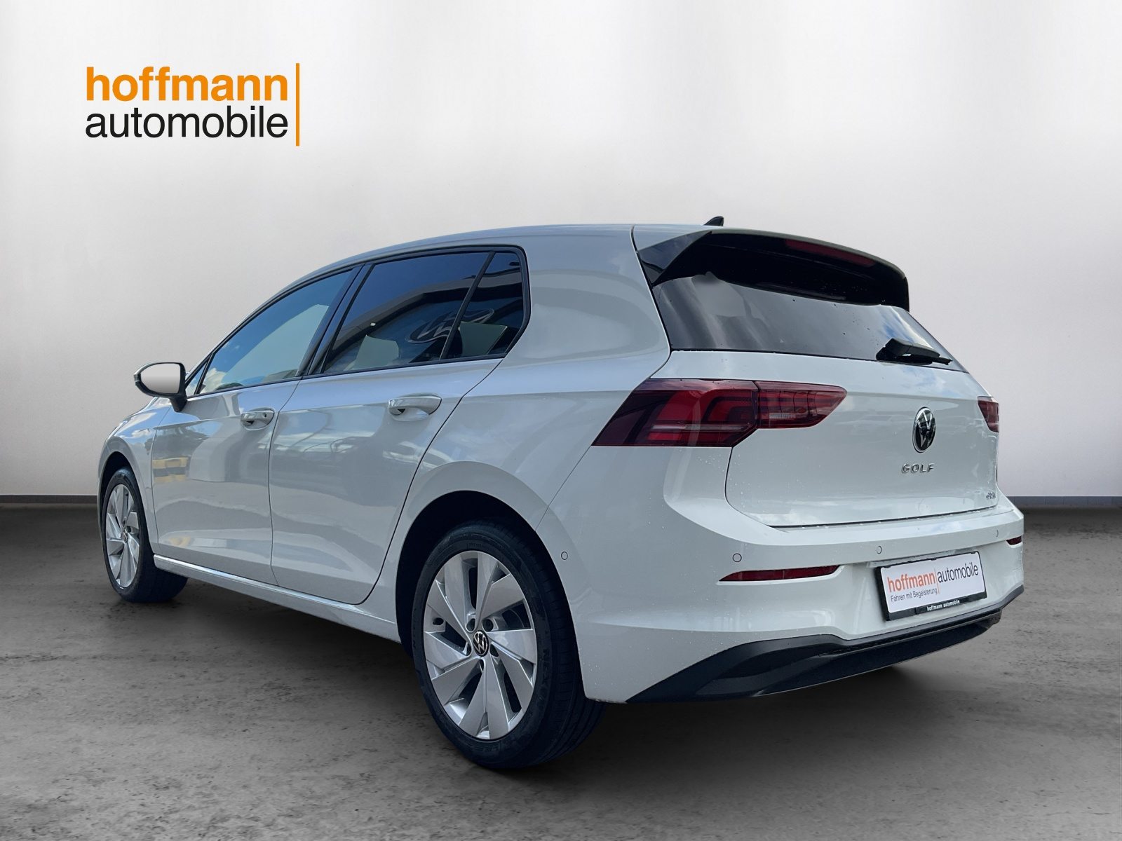 VW Golf UNITED, Petrol, Second hand / Used, Automatic - 6