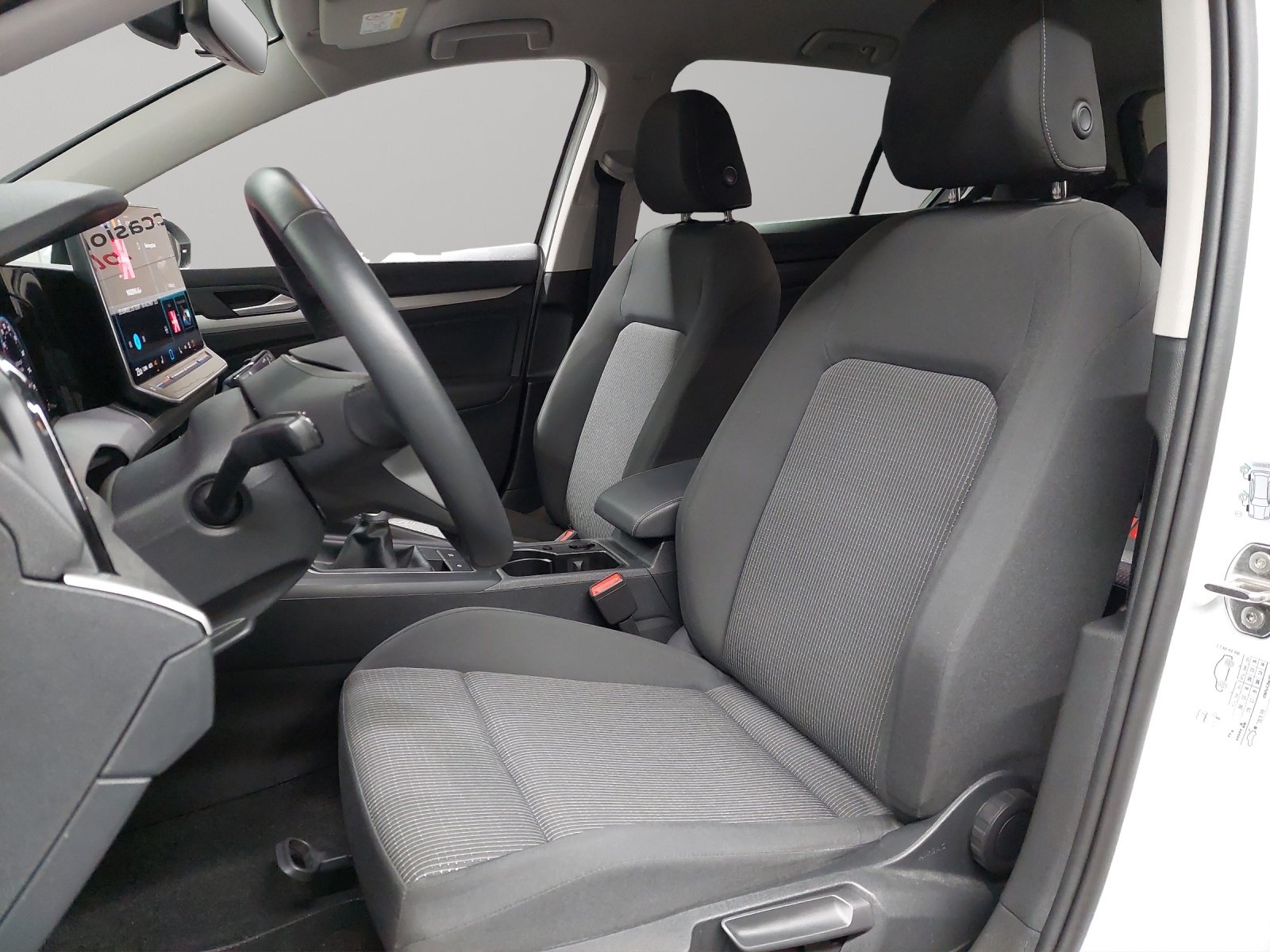VW Golf 1.5 TSI Basis, Petrol, Second hand / Used, Manual - 6