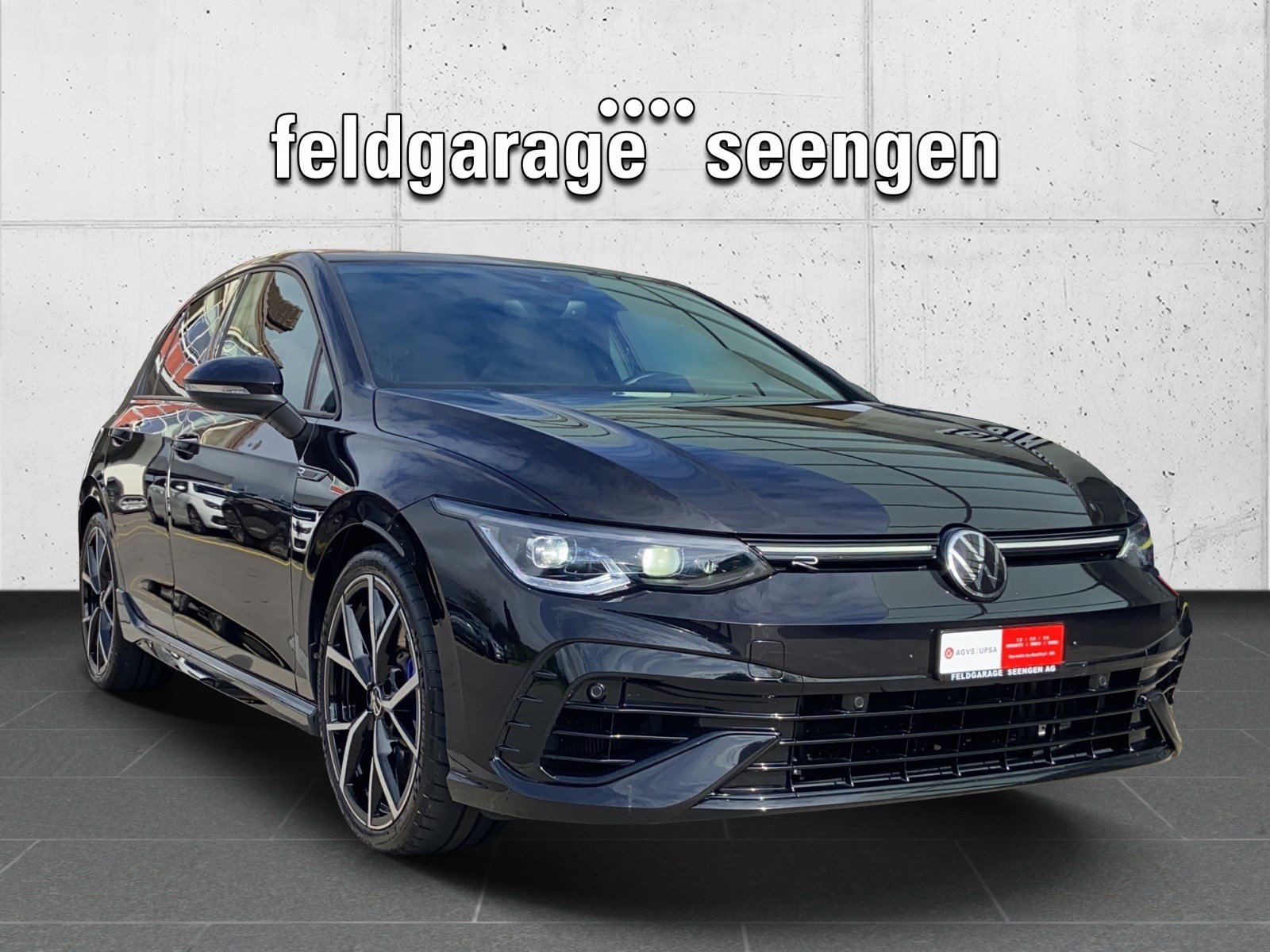 VW Golf 2.0 TSI R DSG 4Motion mit Akrapovic Panoramadach, Petrol, Second hand / Used, Automatic - 3