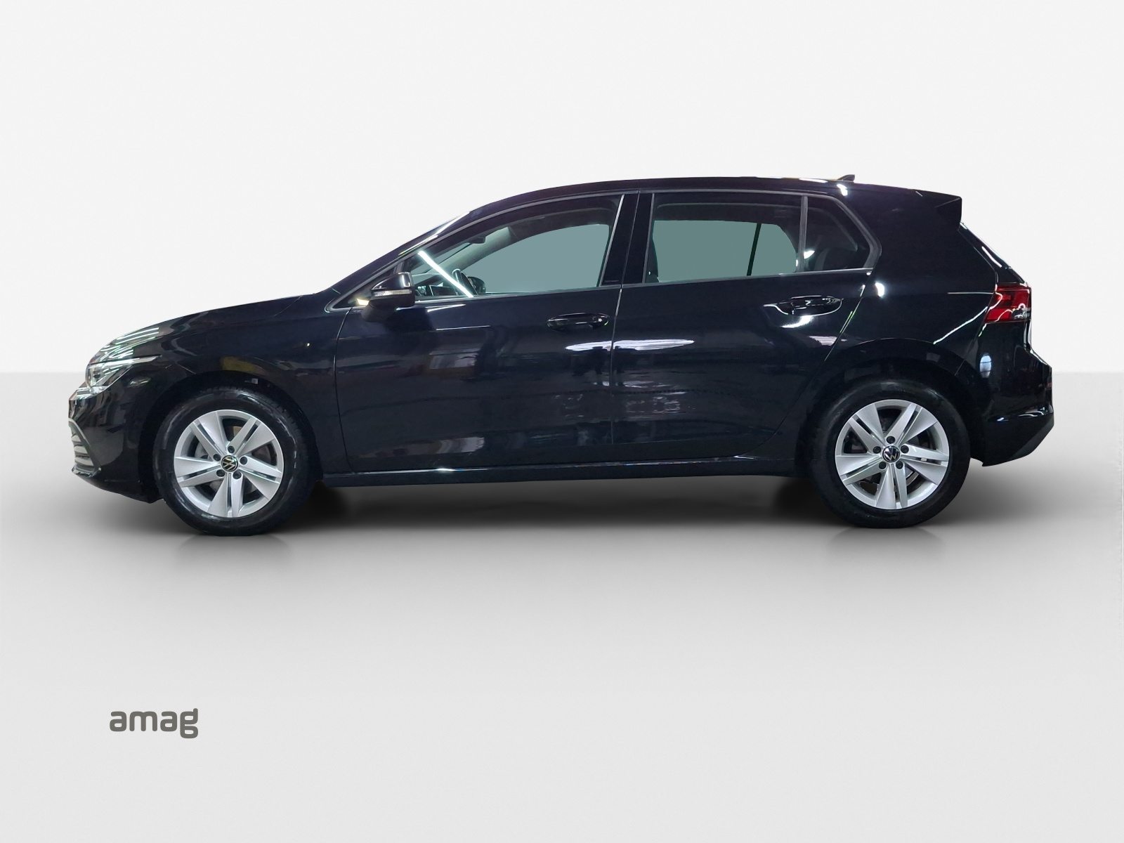 VW Golf Life, Petrol, Second hand / Used, Automatic - 2