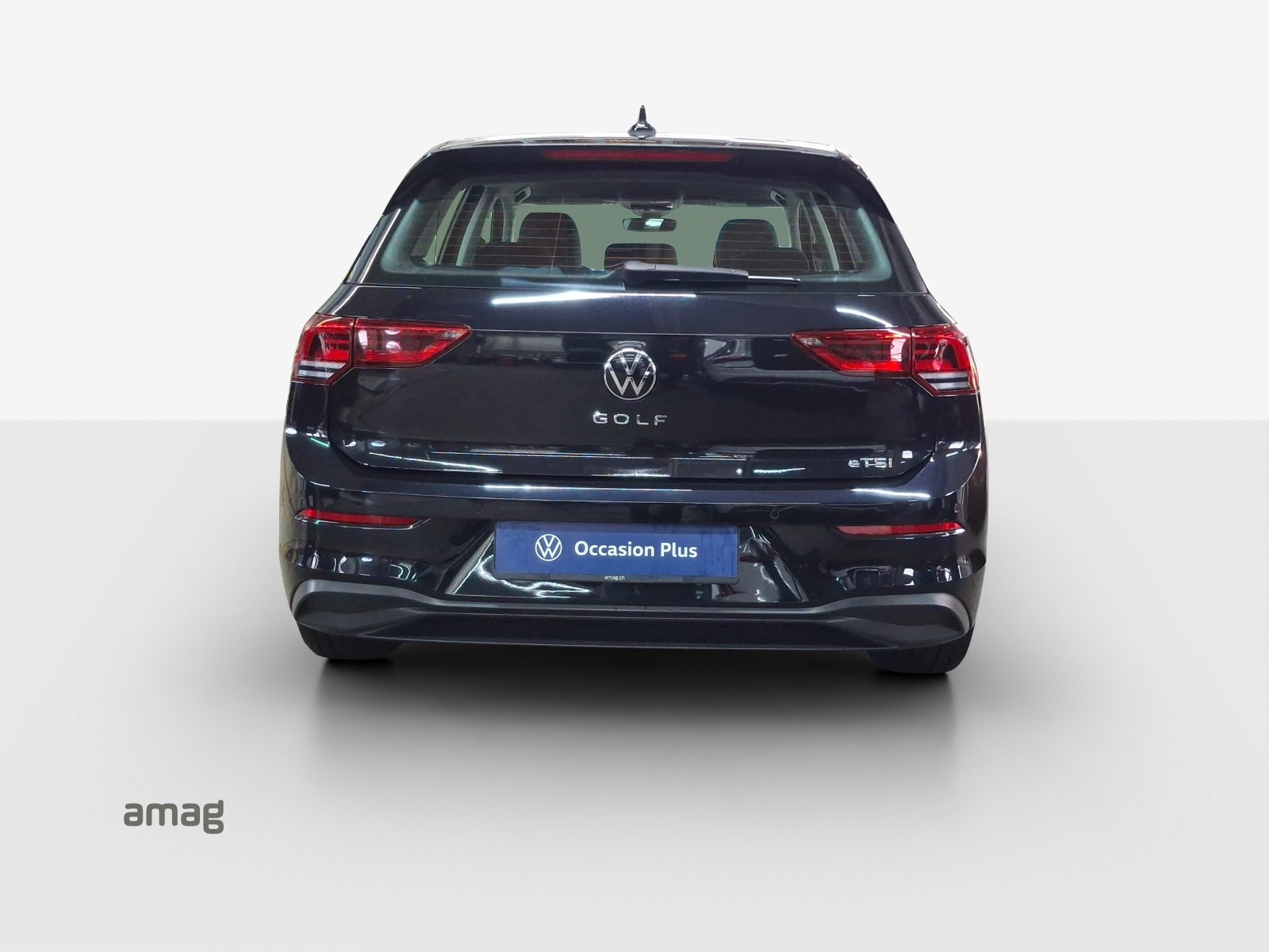 VW Golf Life, Petrol, Second hand / Used, Automatic - 4
