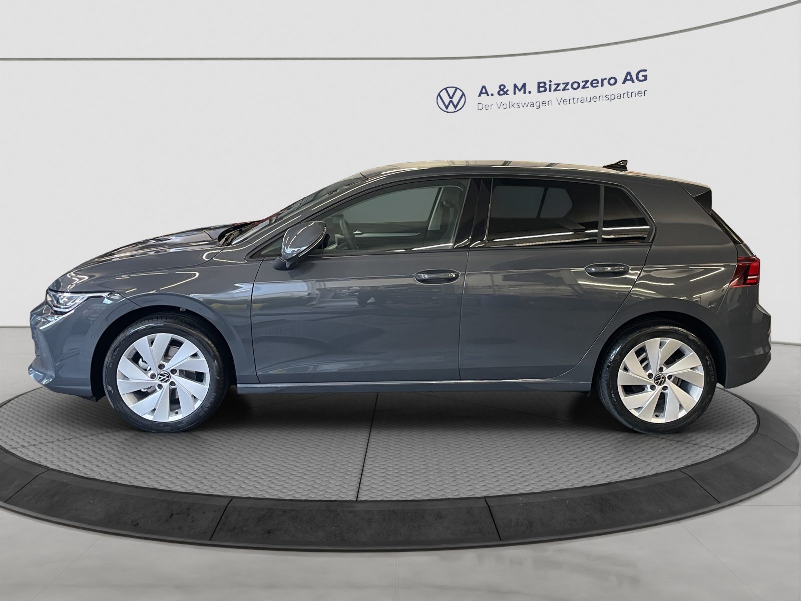VW Golf UNITED, Benzin, Occasion / Gebraucht, Automatik - 2