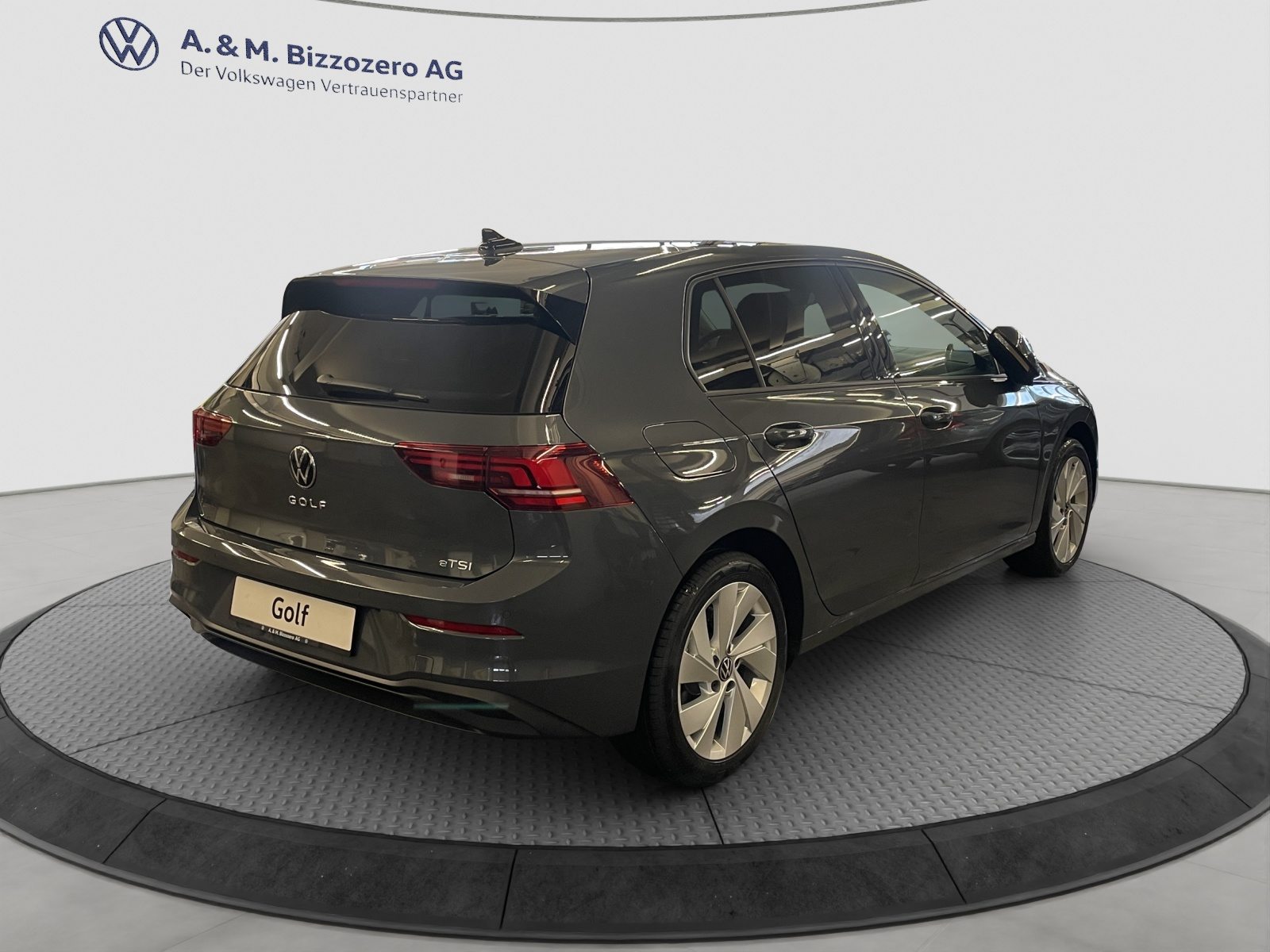 VW Golf UNITED, Benzin, Occasion / Gebraucht, Automatik - 5