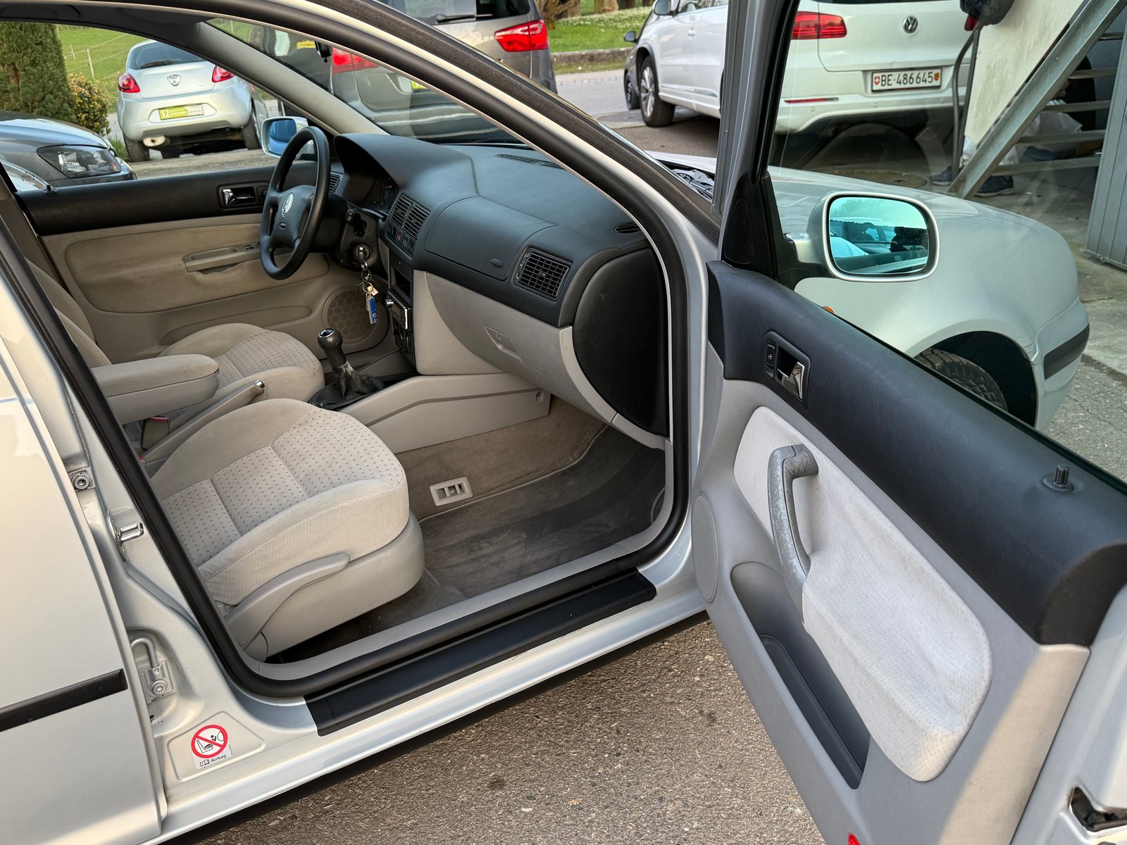 VW Golf 1.6 Trendline, Petrol, Second hand / Used, Manual - 5