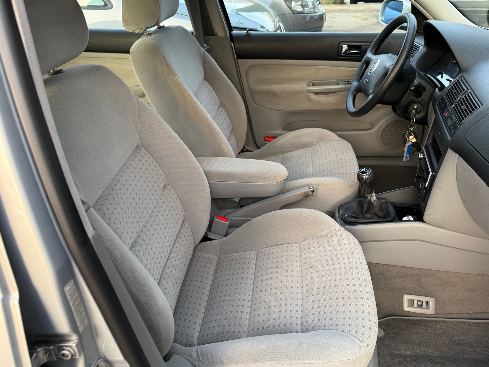 VW Golf 1.6 Trendline, Petrol, Second hand / Used, Manual - 6
