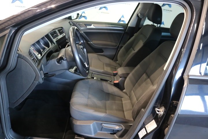 VW Golf 1.5 TSI EVO Comfortline, Petrol, Second hand / Used, Manual - 4
