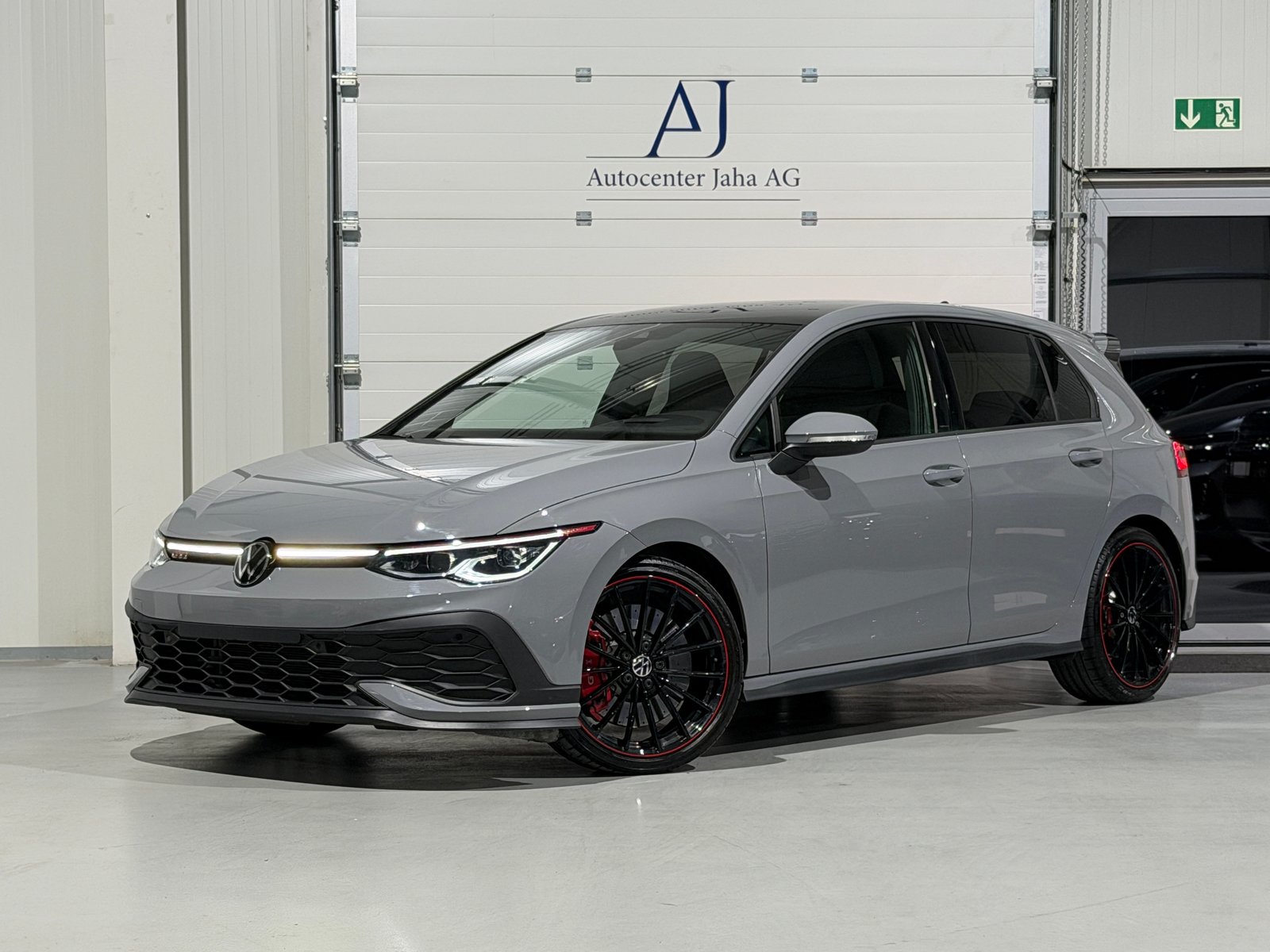 VW Golf 2.0 TSI GTI Clubsport DSG EDITION 45 / Akrapovic