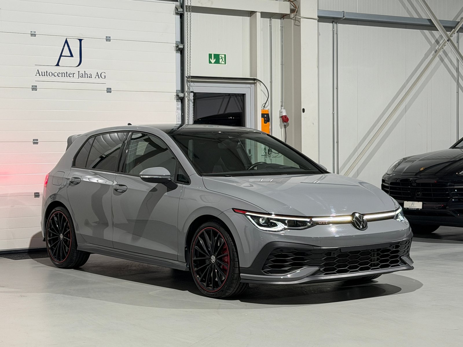 VW Golf 2.0 TSI GTI Clubsport DSG EDITION 45 / Akrapovic, Petrol, Second hand / Used, Automatic - 5