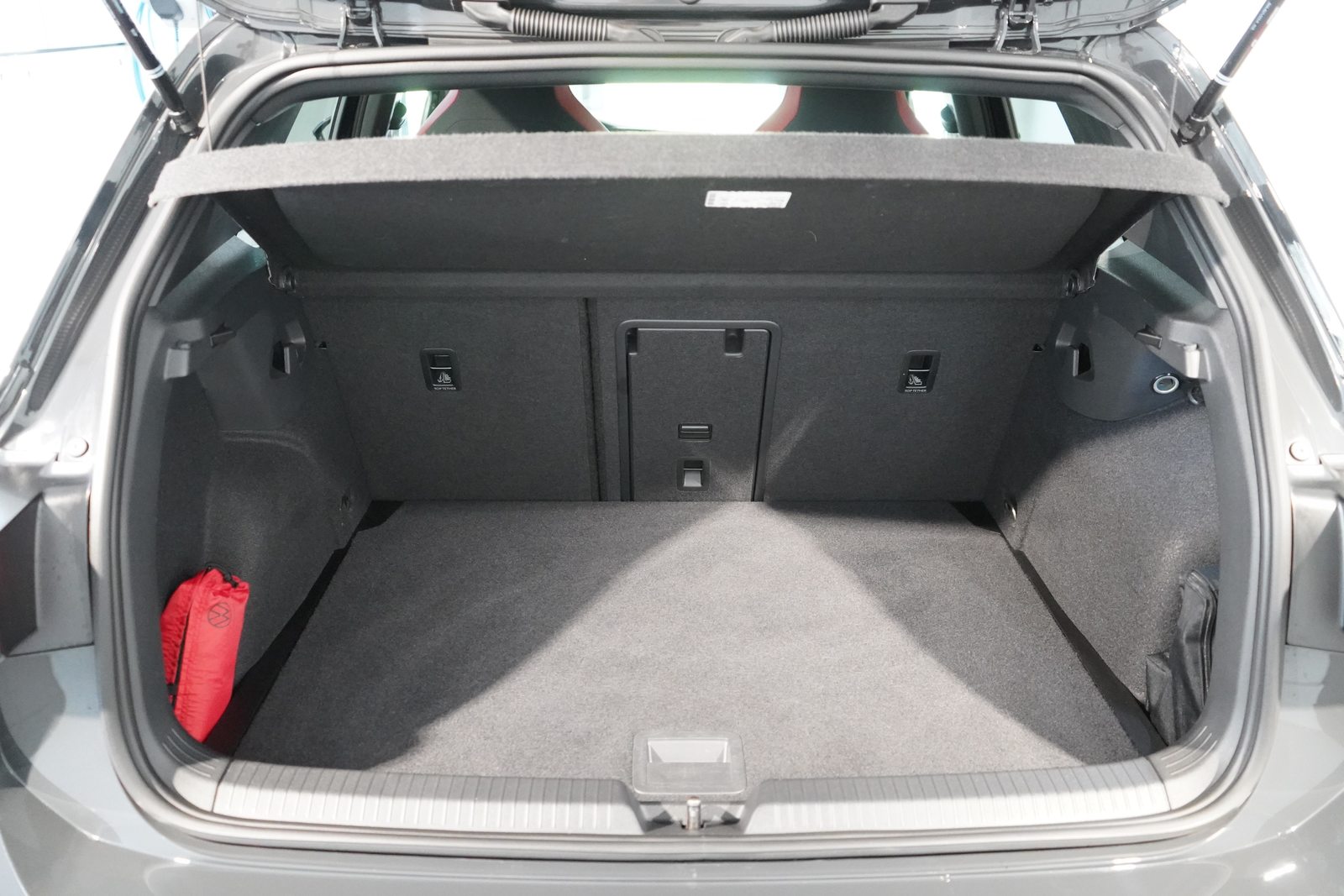 VW Golf VIII 2.0 TSI GTI DSG, Essence, Occasion / Utilisé, Automatique - 5